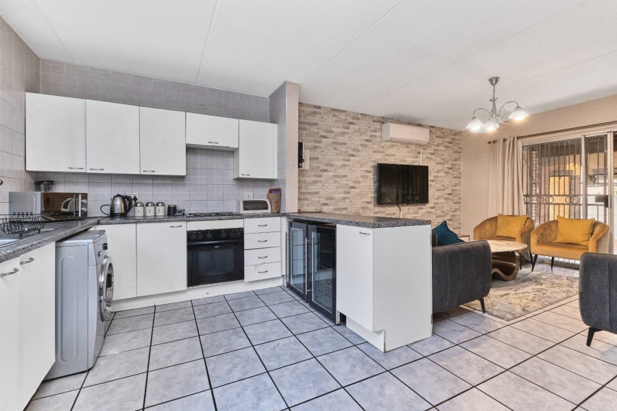 2 Bedroom Property for Sale in Allens Nek Gauteng