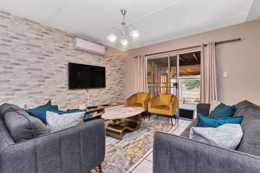 2 Bedroom Property for Sale in Allens Nek Gauteng
