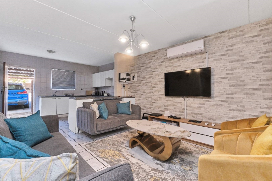 2 Bedroom Property for Sale in Allens Nek Gauteng