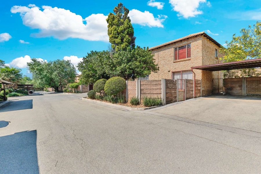 2 Bedroom Property for Sale in Allens Nek Gauteng