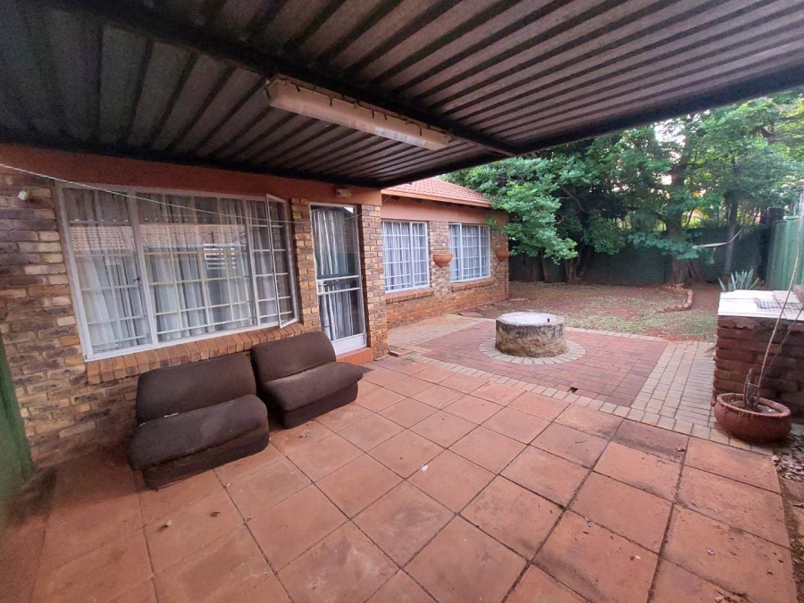 2 Bedroom Property for Sale in Doornpoort Gauteng