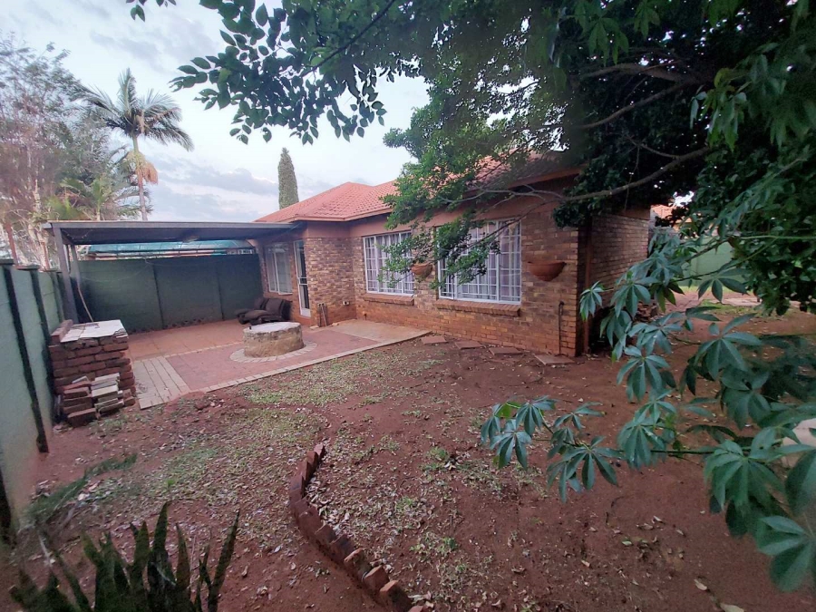 2 Bedroom Property for Sale in Doornpoort Gauteng