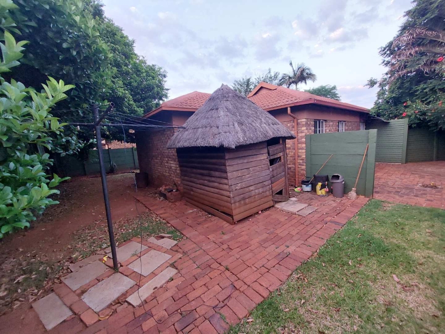 2 Bedroom Property for Sale in Doornpoort Gauteng