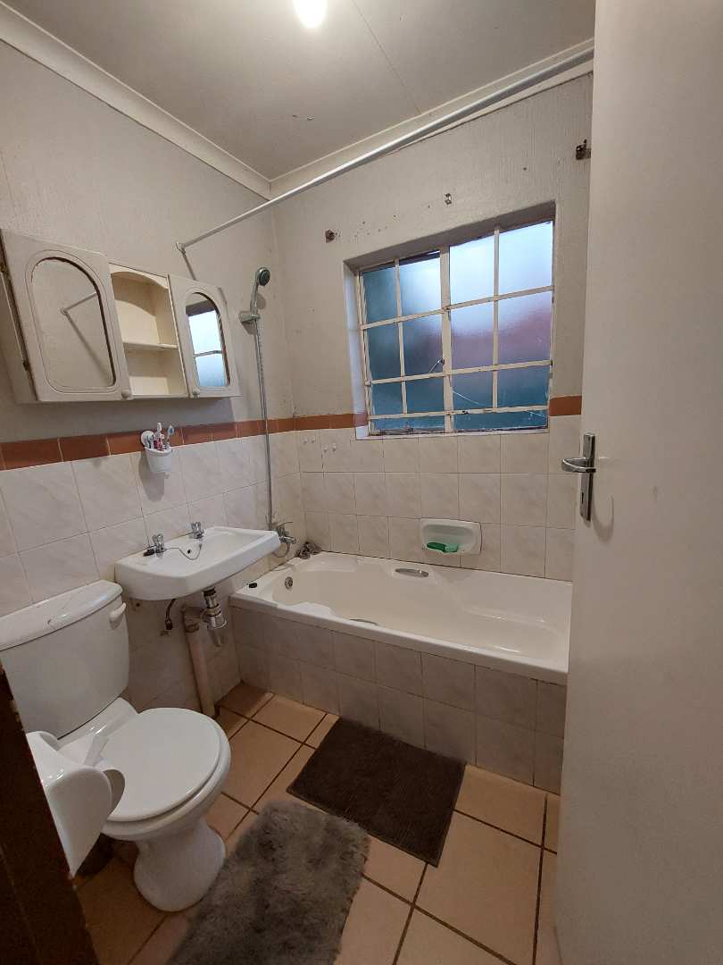 2 Bedroom Property for Sale in Doornpoort Gauteng