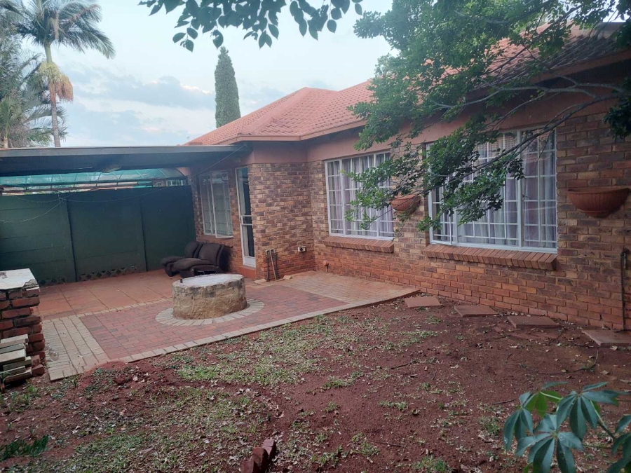2 Bedroom Property for Sale in Doornpoort Gauteng