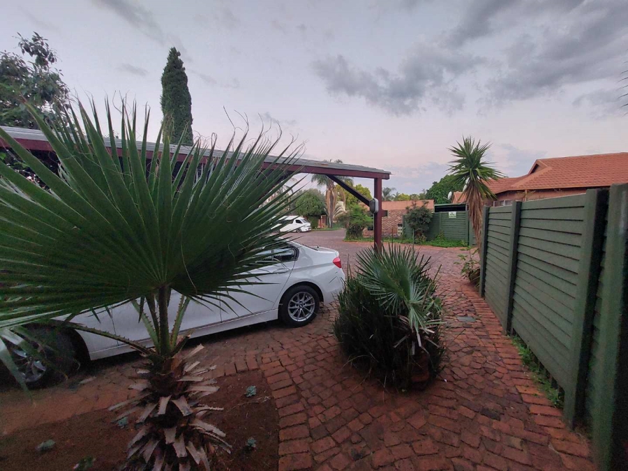 2 Bedroom Property for Sale in Doornpoort Gauteng
