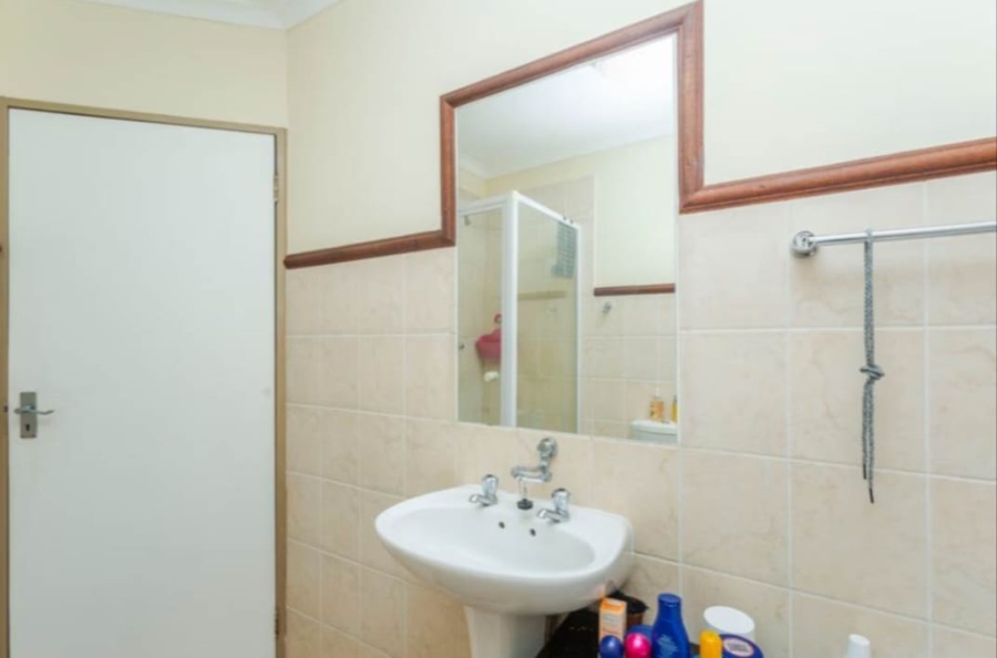 To Let 2 Bedroom Property for Rent in Noordwyk Gauteng