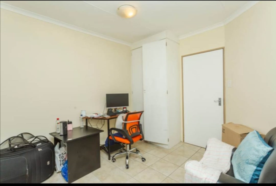 To Let 2 Bedroom Property for Rent in Noordwyk Gauteng