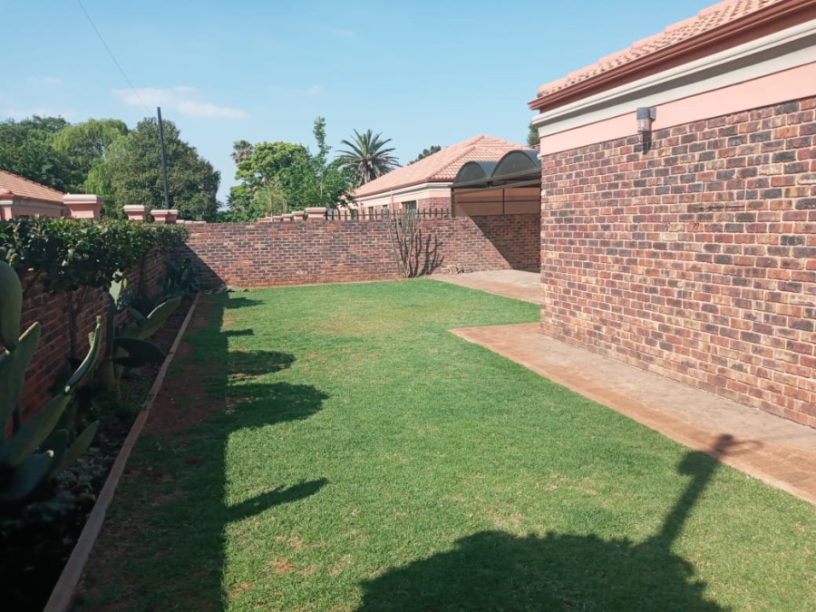 2 Bedroom Property for Sale in Kookrus Gauteng
