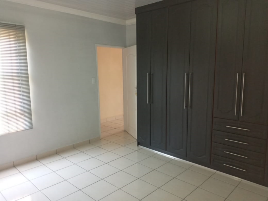 2 Bedroom Property for Sale in Kookrus Gauteng