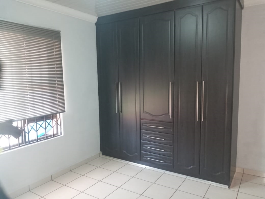 2 Bedroom Property for Sale in Kookrus Gauteng