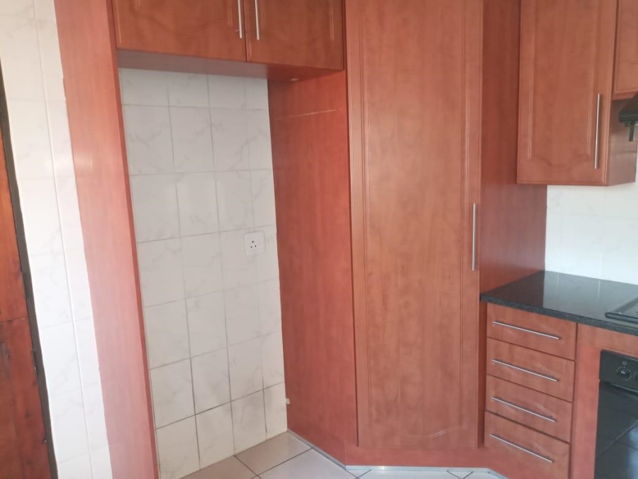 2 Bedroom Property for Sale in Kookrus Gauteng
