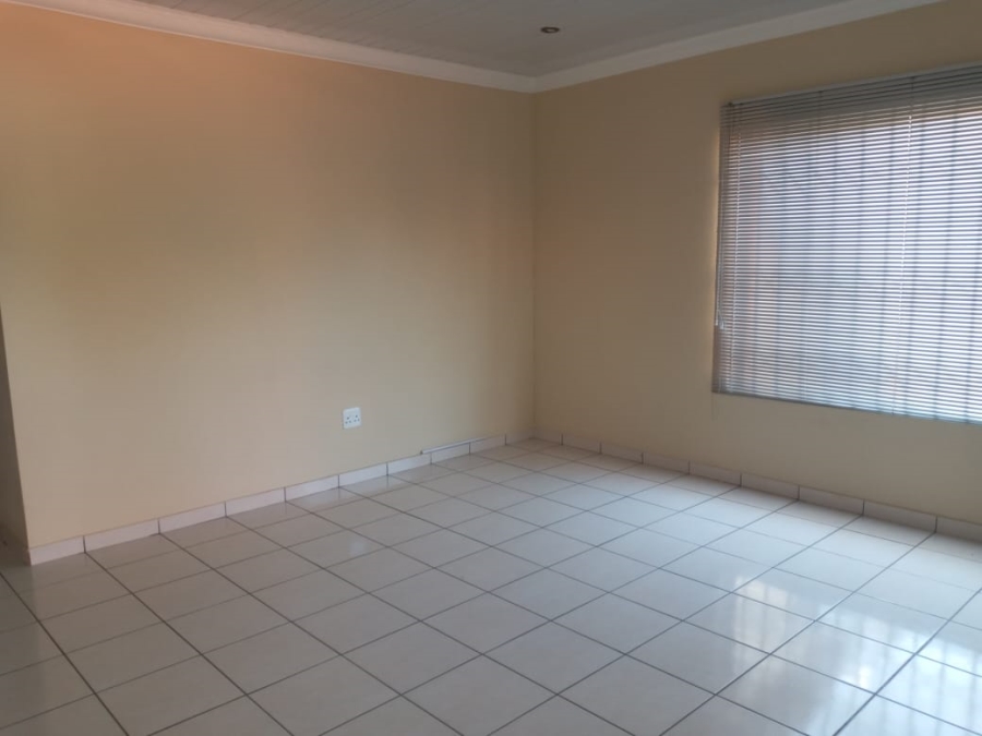 2 Bedroom Property for Sale in Kookrus Gauteng