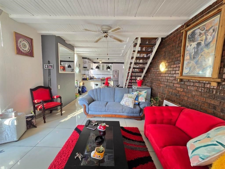 2 Bedroom Property for Sale in Linmeyer Gauteng