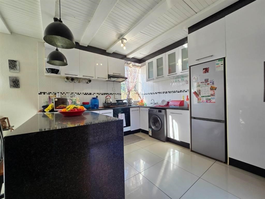 2 Bedroom Property for Sale in Linmeyer Gauteng