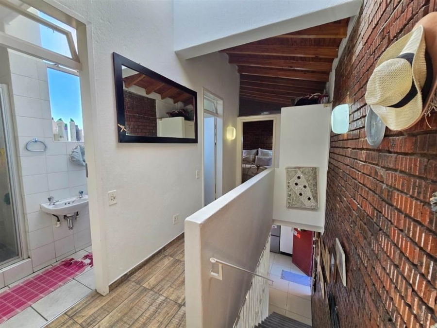 2 Bedroom Property for Sale in Linmeyer Gauteng