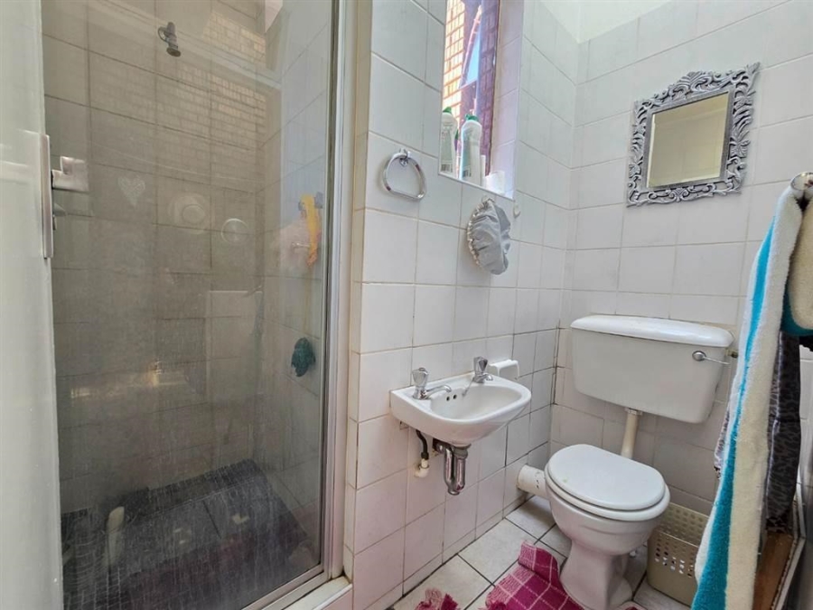 2 Bedroom Property for Sale in Linmeyer Gauteng