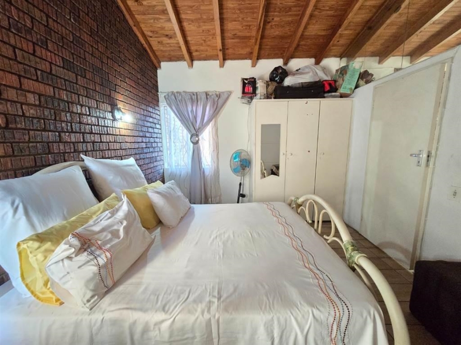 2 Bedroom Property for Sale in Linmeyer Gauteng