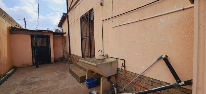 5 Bedroom Property for Sale in Eldorado Park Gauteng