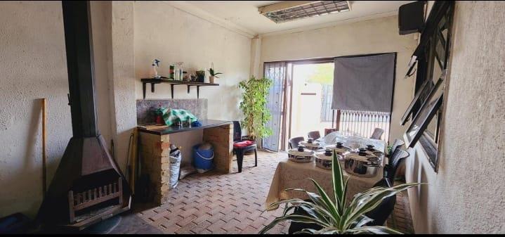 5 Bedroom Property for Sale in Eldorado Park Gauteng