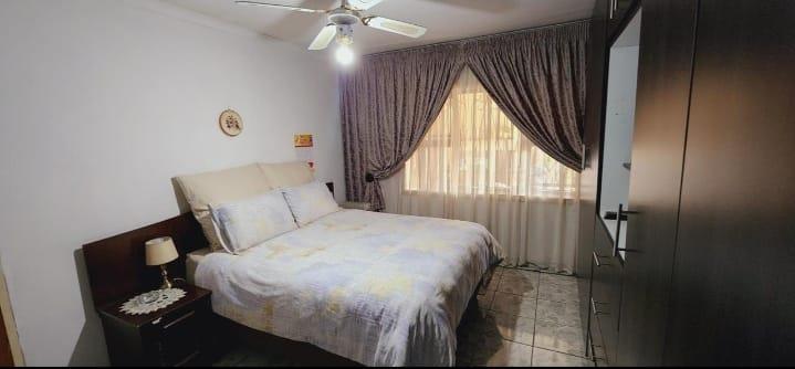 5 Bedroom Property for Sale in Eldorado Park Gauteng