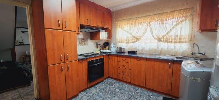 5 Bedroom Property for Sale in Eldorado Park Gauteng