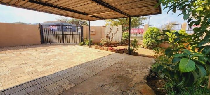 5 Bedroom Property for Sale in Eldorado Park Gauteng