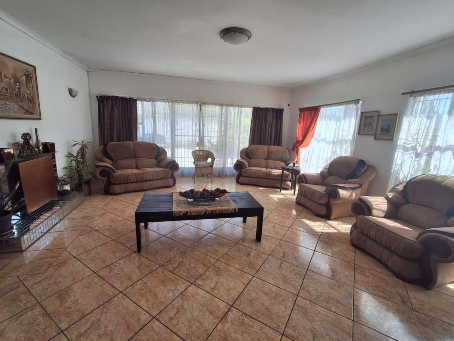 4 Bedroom Property for Sale in Glenanda Gauteng