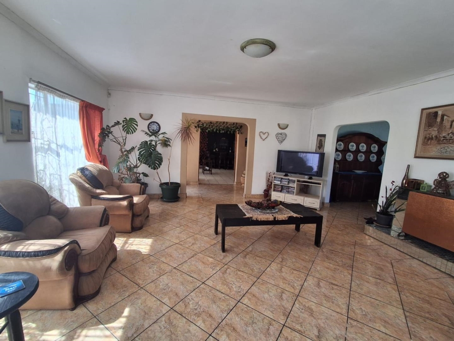 4 Bedroom Property for Sale in Glenanda Gauteng