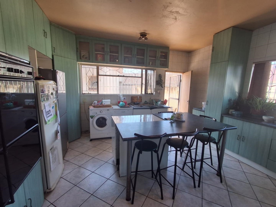 4 Bedroom Property for Sale in Glenanda Gauteng