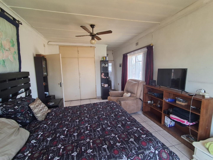 4 Bedroom Property for Sale in Glenanda Gauteng