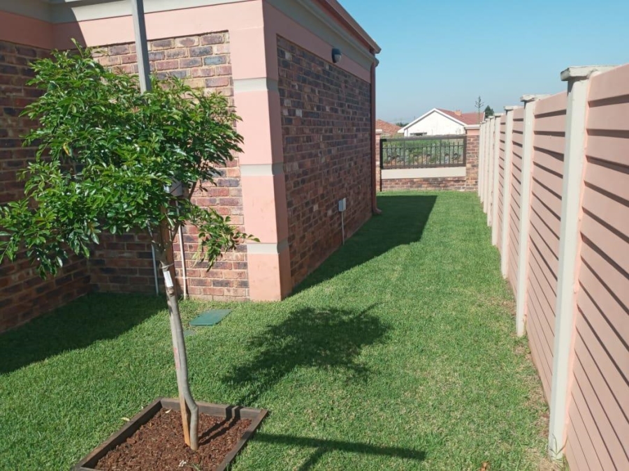 3 Bedroom Property for Sale in Kookrus Gauteng