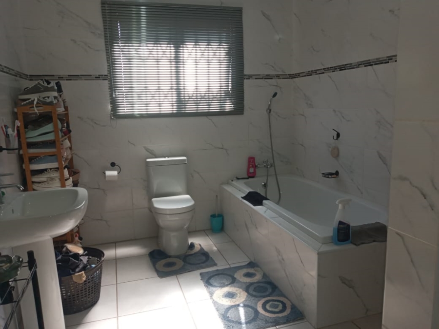3 Bedroom Property for Sale in Kookrus Gauteng