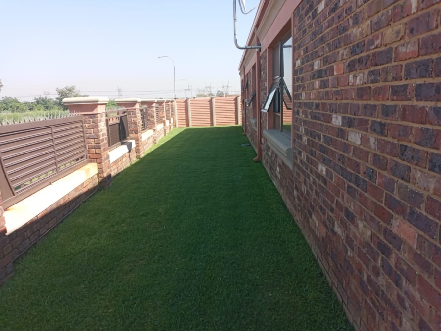 3 Bedroom Property for Sale in Kookrus Gauteng