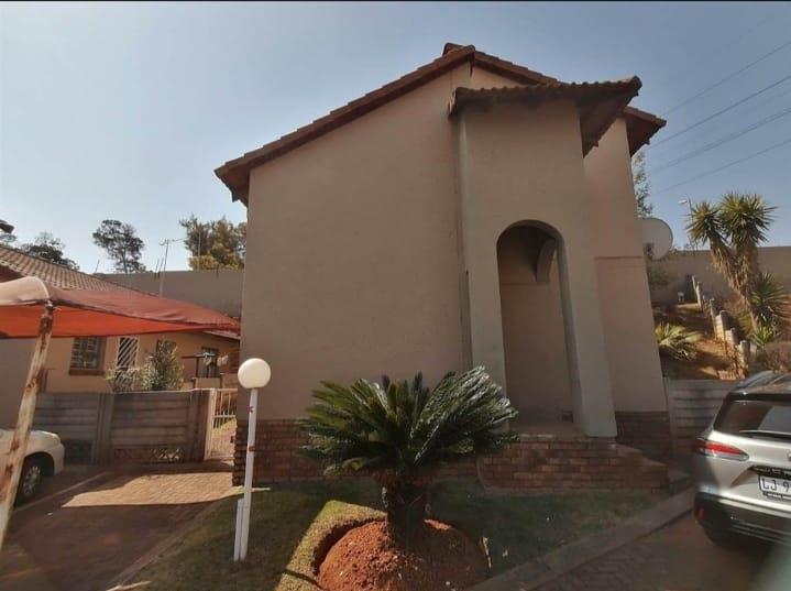 4 Bedroom Property for Sale in Mondeor Gauteng