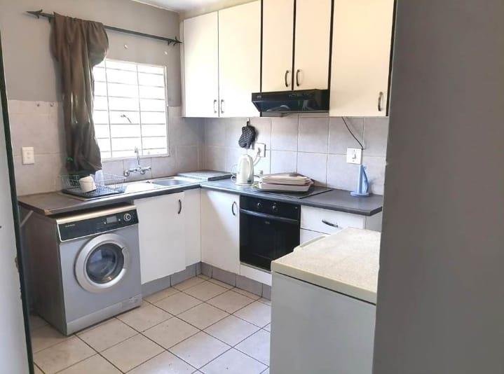 4 Bedroom Property for Sale in Mondeor Gauteng