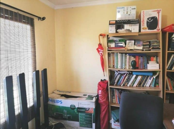 4 Bedroom Property for Sale in Mondeor Gauteng