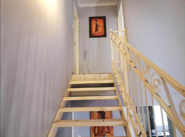 4 Bedroom Property for Sale in Mondeor Gauteng