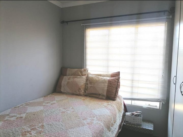 4 Bedroom Property for Sale in Mondeor Gauteng