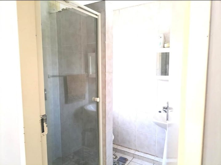 4 Bedroom Property for Sale in Mondeor Gauteng