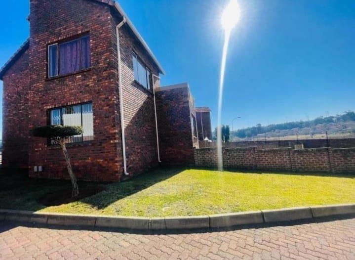2 Bedroom Property for Sale in Mondeor Gauteng