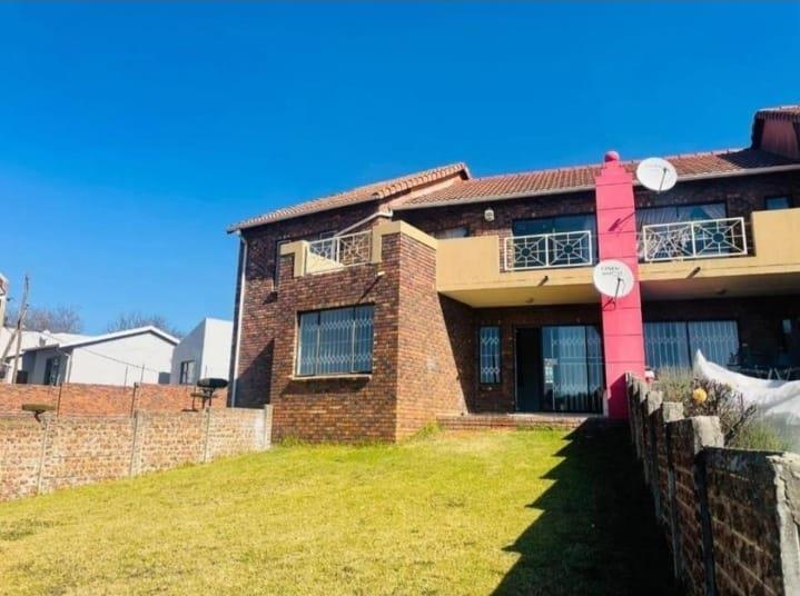 2 Bedroom Property for Sale in Mondeor Gauteng