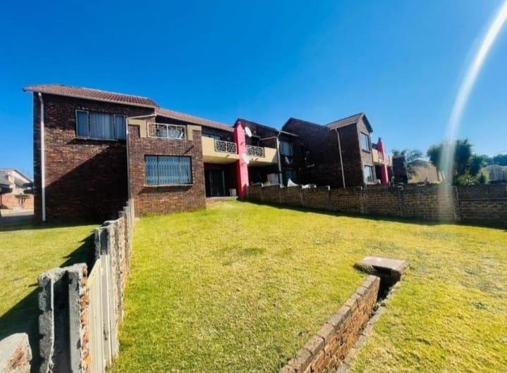 2 Bedroom Property for Sale in Mondeor Gauteng