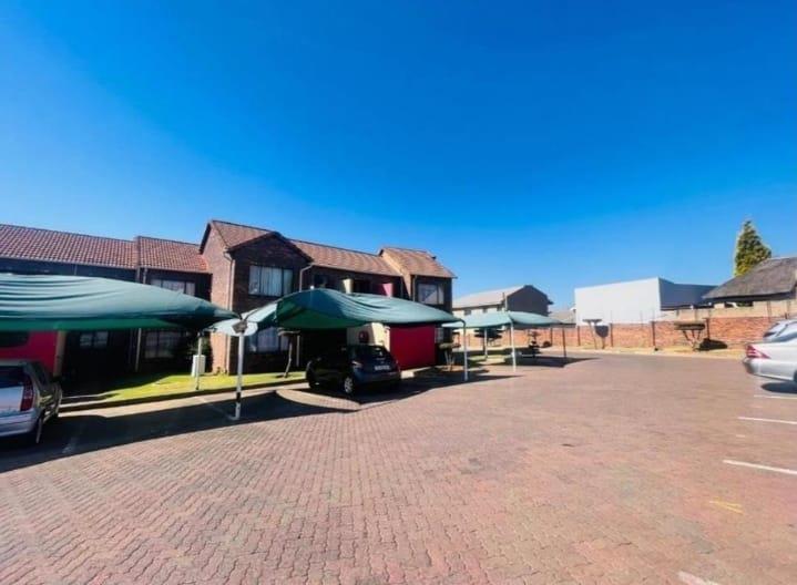 2 Bedroom Property for Sale in Mondeor Gauteng