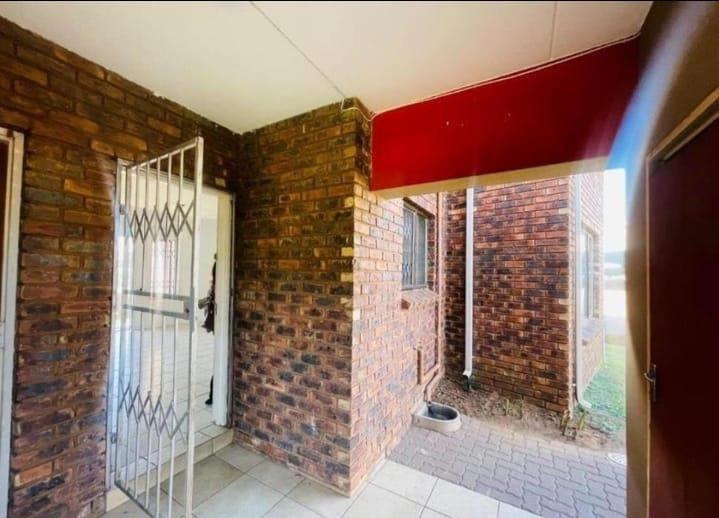 2 Bedroom Property for Sale in Mondeor Gauteng