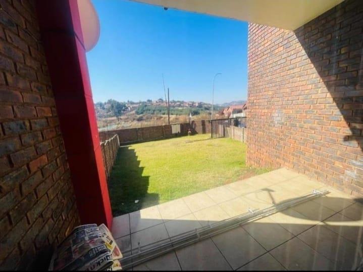 2 Bedroom Property for Sale in Mondeor Gauteng