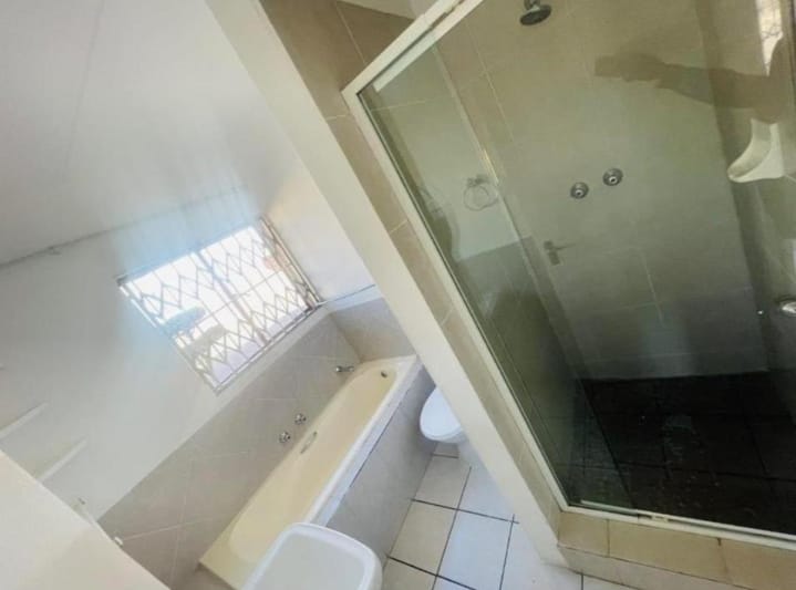 2 Bedroom Property for Sale in Mondeor Gauteng