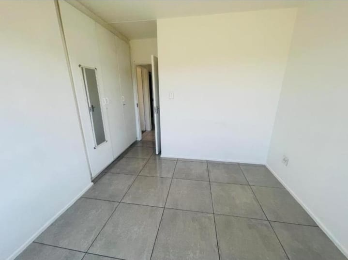 2 Bedroom Property for Sale in Mondeor Gauteng