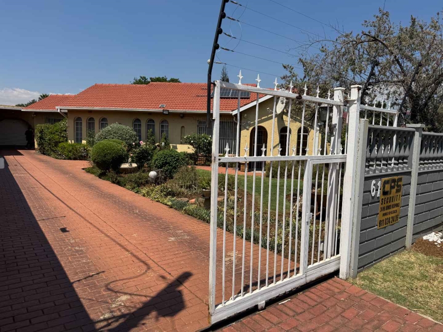 3 Bedroom Property for Sale in Verwoerdpark Gauteng