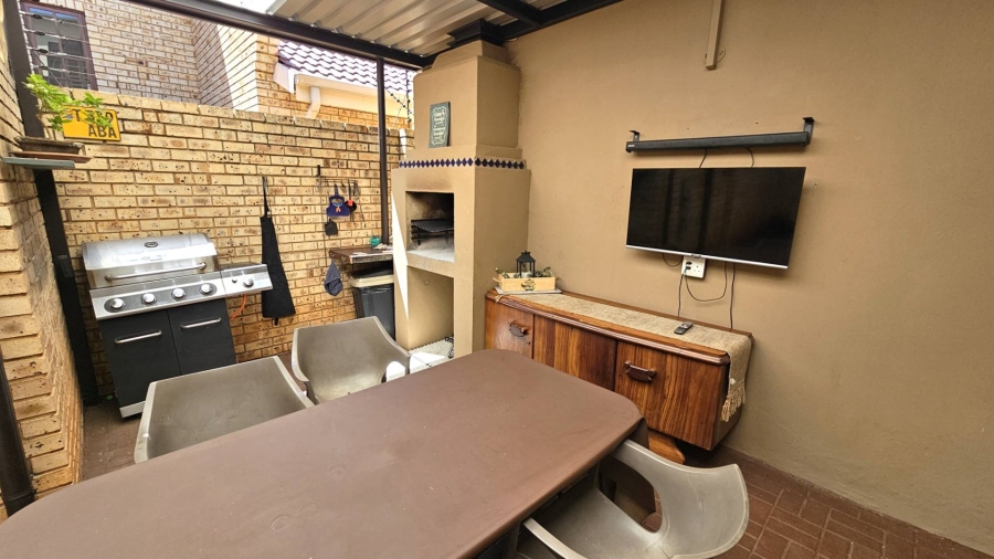 3 Bedroom Property for Sale in Montana Park Gauteng